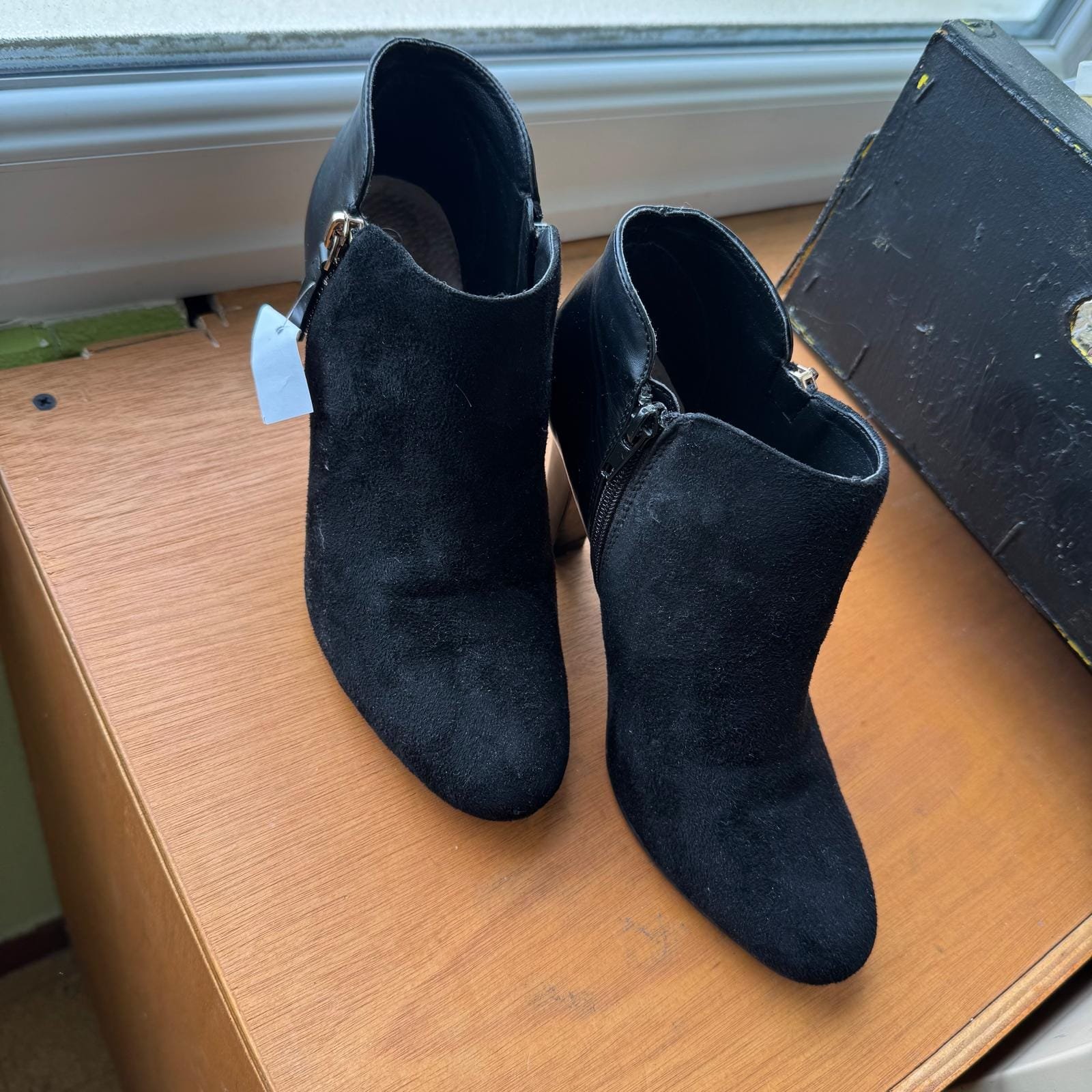 * Bottines noires pointure 37