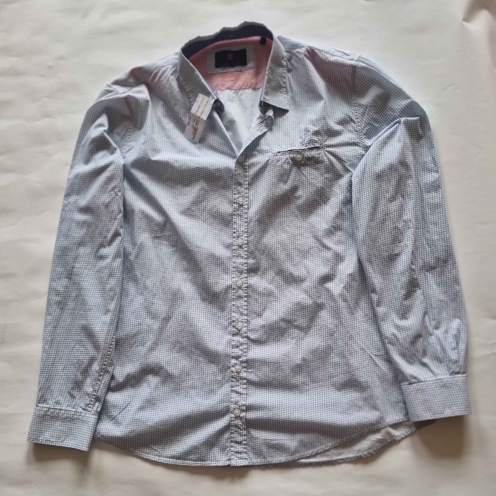 * Veste blanche à petites fleurs T:XL